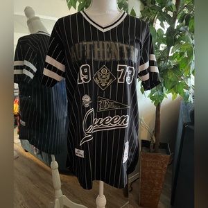 Jersey style “Authentic 1973 Queen” top